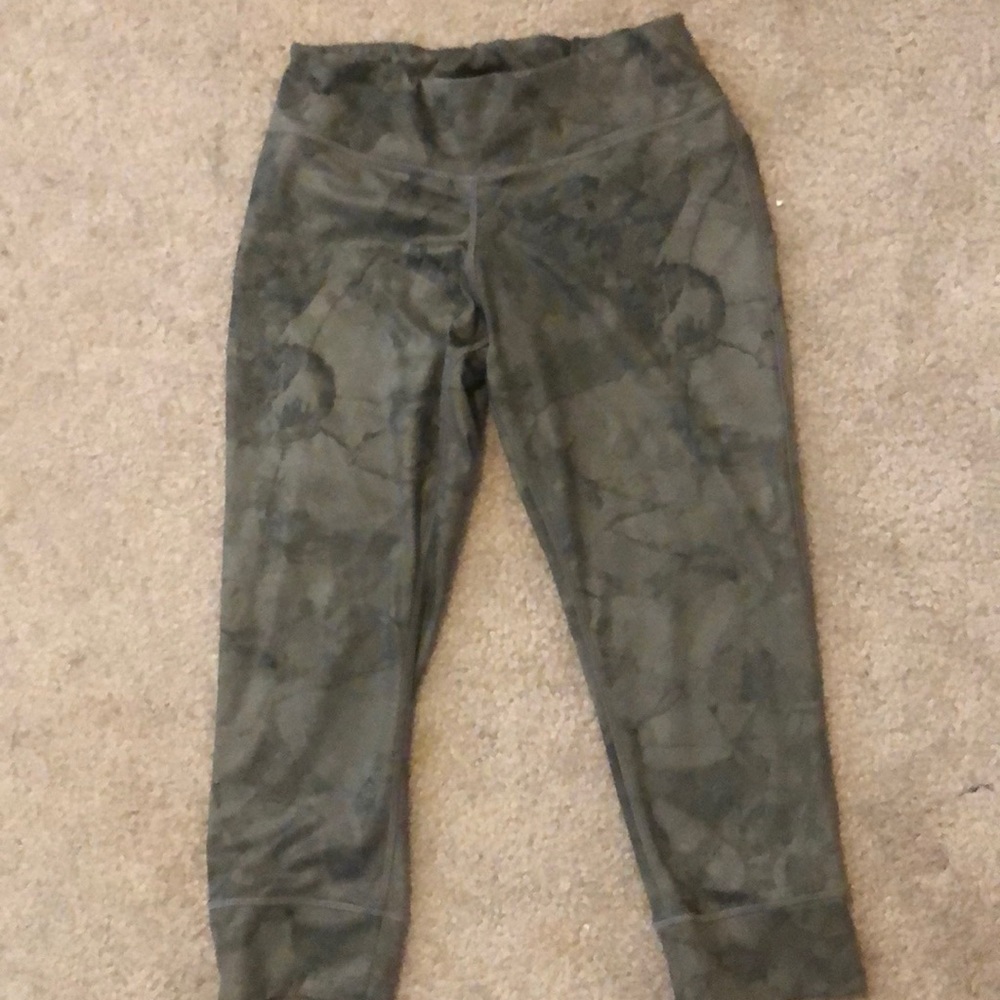 3/4 Reebok Lux tights in Olive stone camo